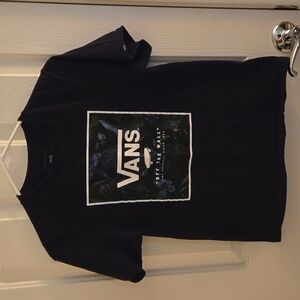 Vans Custom Fit Boys Shirt. Size Medium. Color Black.